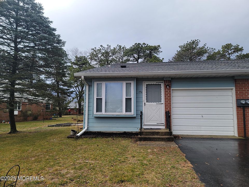 1st image of 28 A Yorktowne Parkway