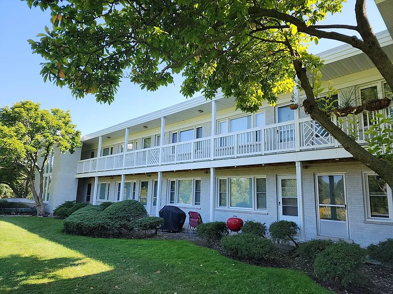 Salt Creek Apartments — Photo 22