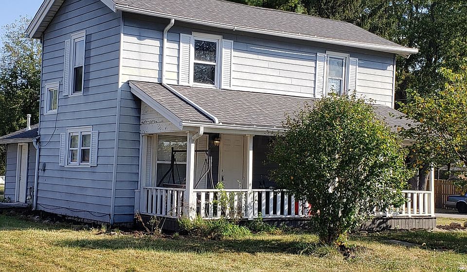 1st image of 102 W Taylor St