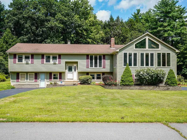 3 Carrie Drive, Merrimack, NH 03054
