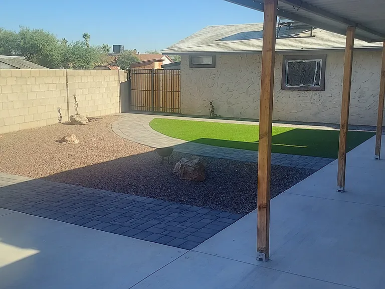 1812 N 68th Dr — Photo 10