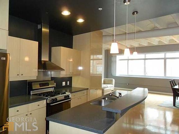 4th image of 805 Peachtree St NE Unit 316