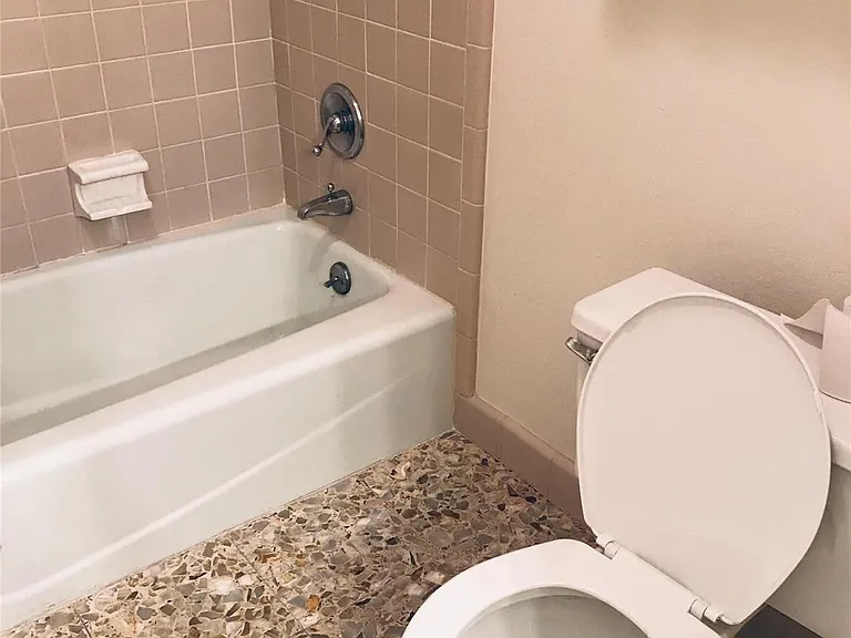 3110 Springhill Dr — Photo 33