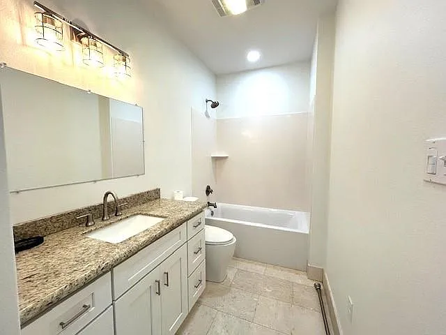 800 N Causeway Blvd #204 — Photo 8
