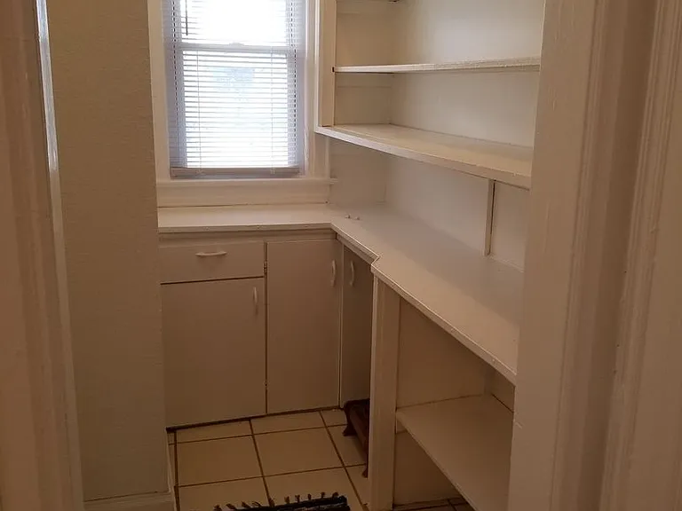 2425 N Cramer St — Photo 9