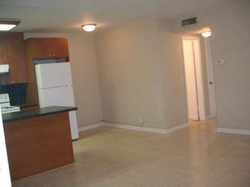 2nd image of 1755 Venice Ln APT 2W