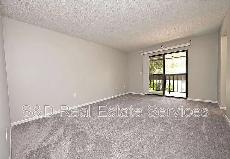 1808 Village Ct — Photo 19