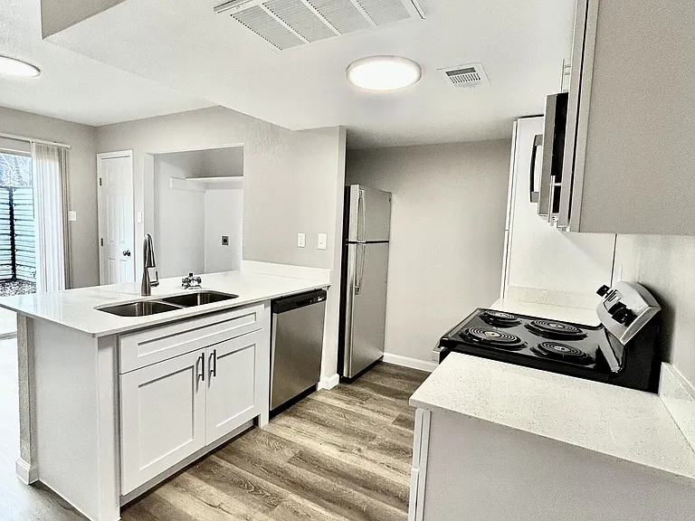 Athens Townhomes — Photo 65