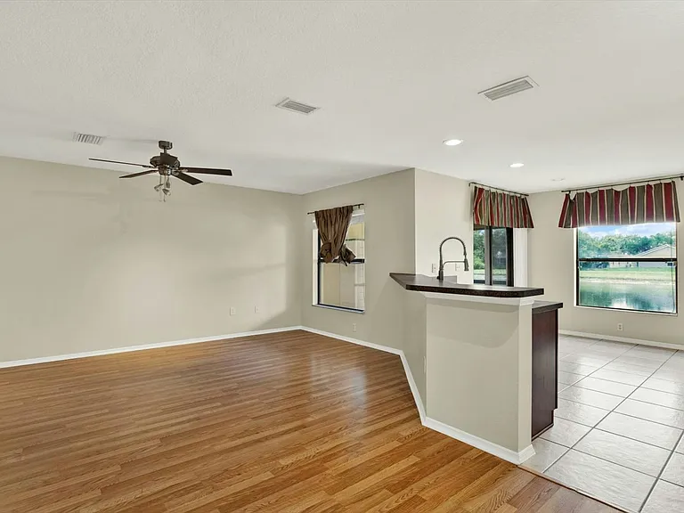 2630 Edgewater Falls Dr — Photo 5