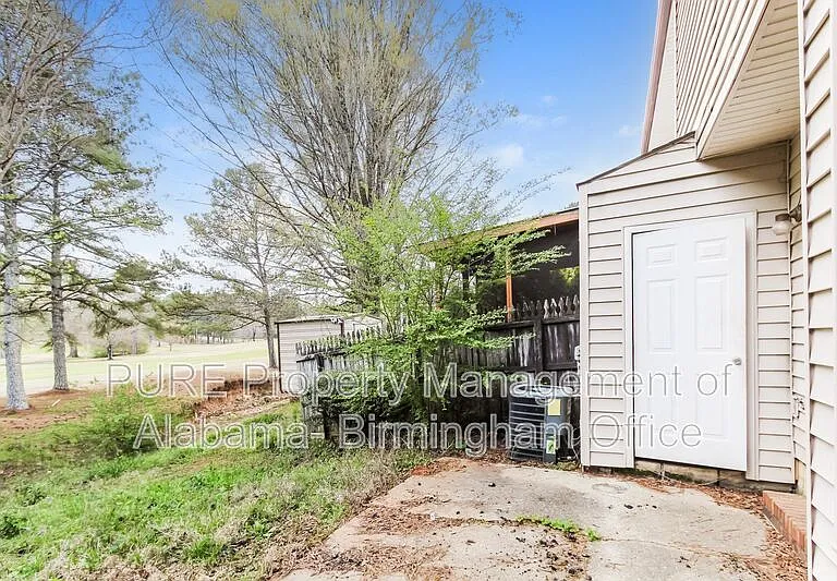 2258 Cheshire Dr — Photo 14