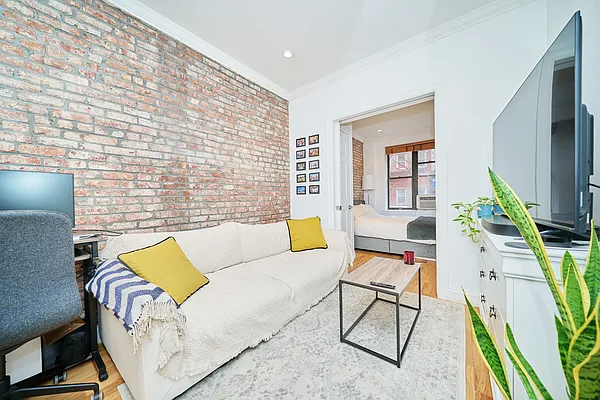 Rented by Living New York | media 11