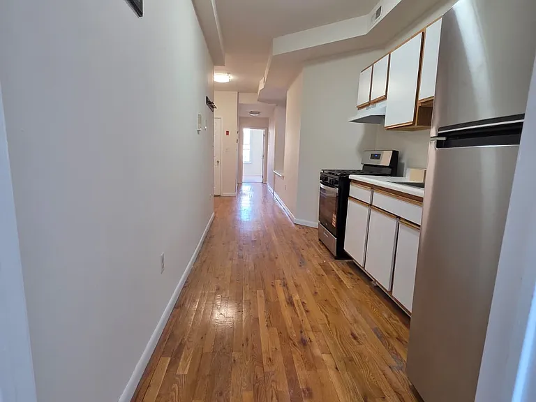 530 Monroe St #8 — Photo 3