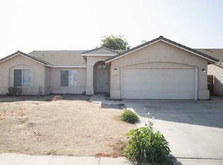 1701 W Lloyd Ave, Porterville, CA 93257