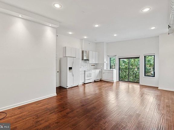 3rd image of 714 South St APT C