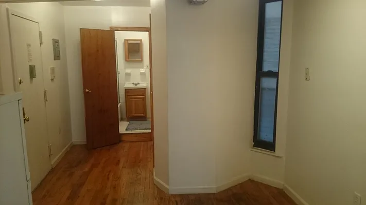 Rented by J Misrahi Realty Corp | media 4