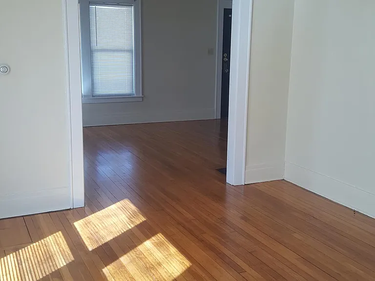 2519 Midland Ave — Photo 10