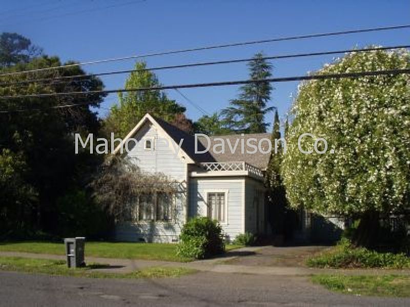 2nd image of 419 6th St