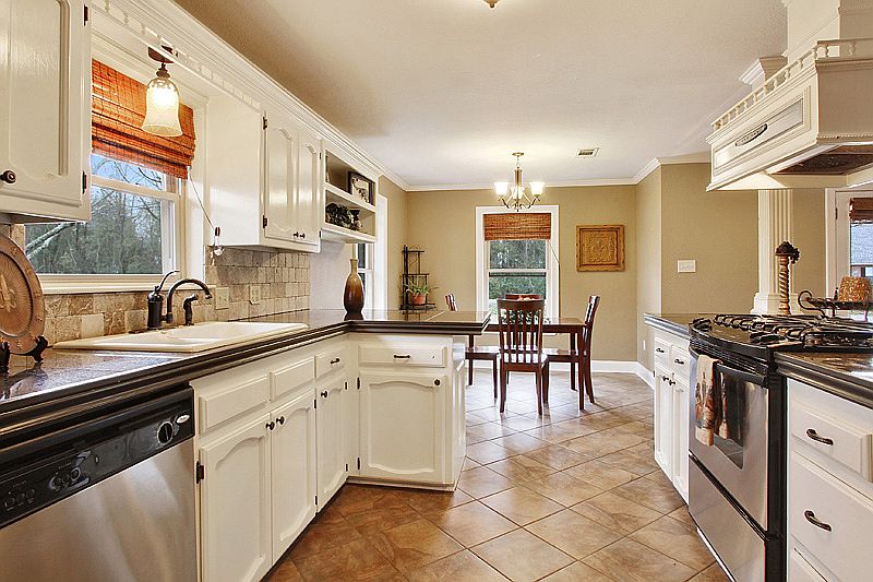 1st image of 3876 Emily Dr