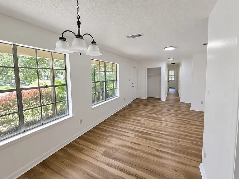 15230 Hamilton St — Photo 5