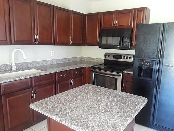 3rd image of 1461 Montego Ln
