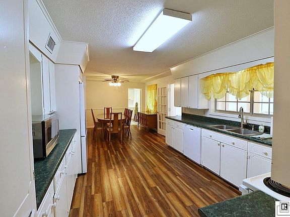 5th image of 194 Henry Rd