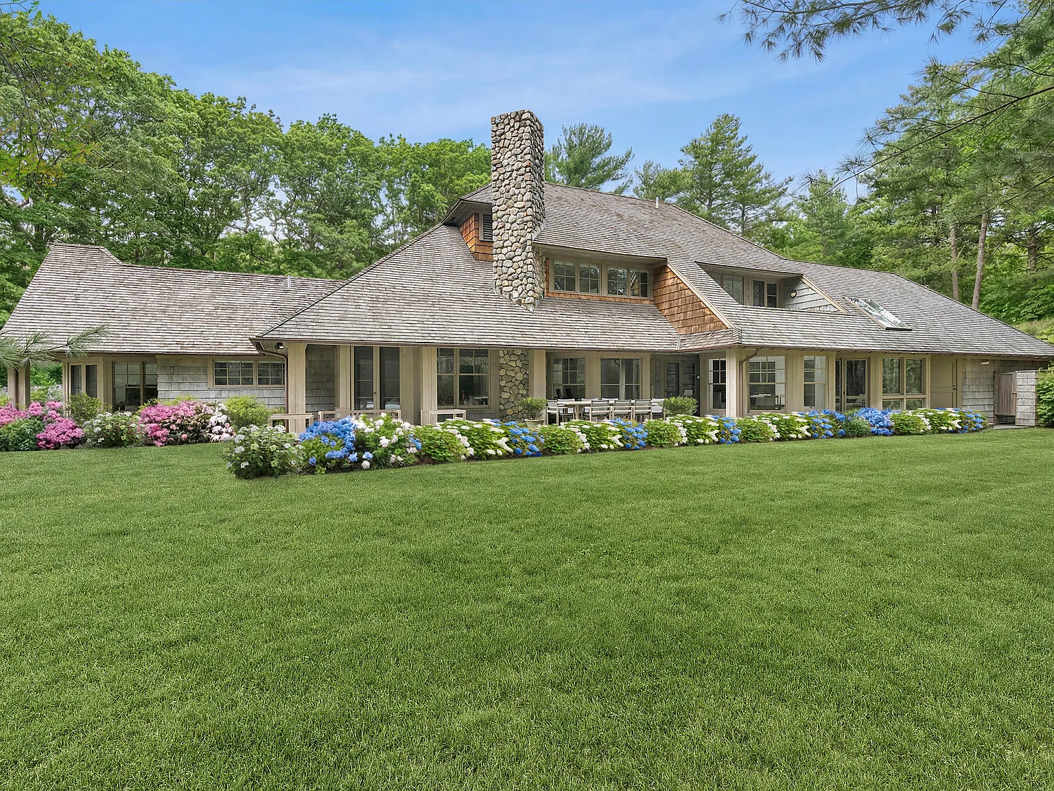 East Hampton Privacy — Photo 2