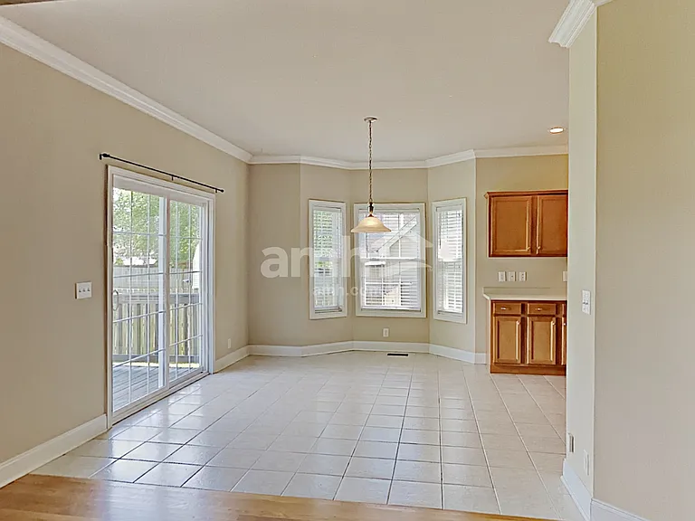1536 Jeter Way — Photo 7