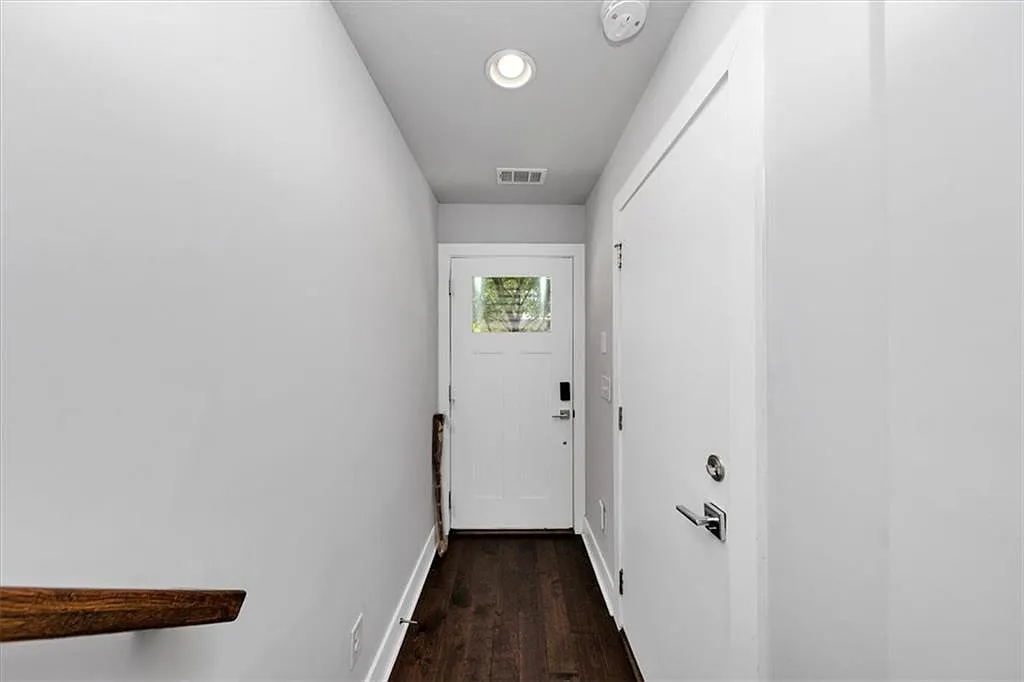 3 bed, 2.5 bath, 1746 sqft, $3,500 — Photo 4
