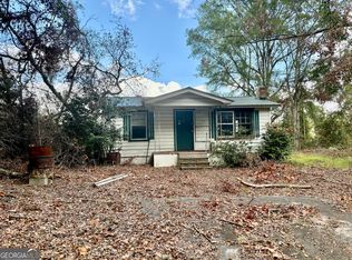 40 W 14th St, Mc Rae Helena, GA 31037