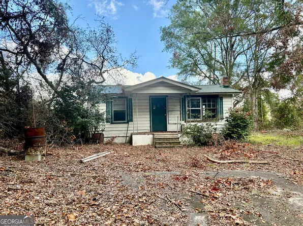 40 W 14th St, Mc Rae Helena, GA 31037