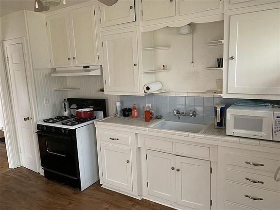 5th image of 7421 Pensacola Ave