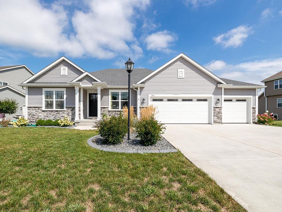 1st image of 1085 Spruce COURT