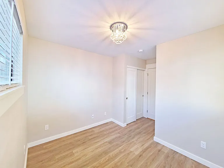 2031 SE Ivon St #A — Photo 5