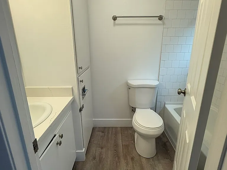 The Grove Apartments — Photo 18