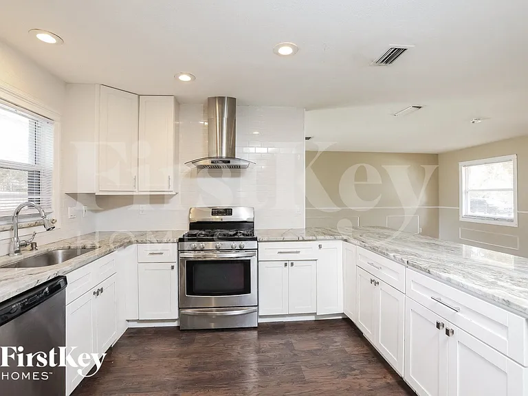 240 Donegal Ave — Photo 5