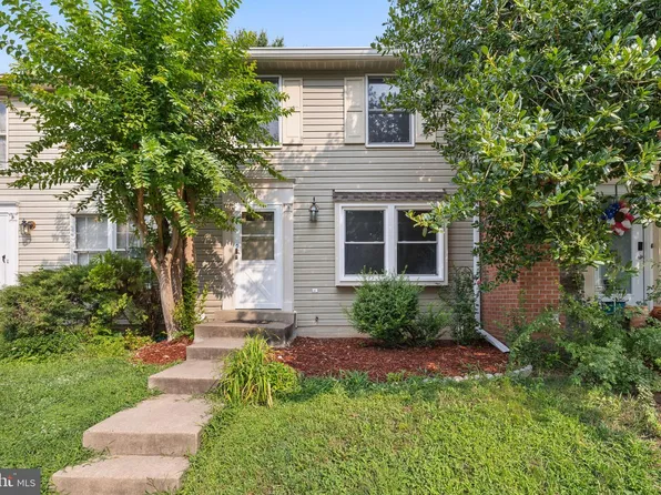 3610 Wharf Ln, Triangle, VA 22172
