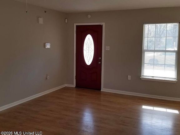 3rd image of 314 N Canton Club Cir