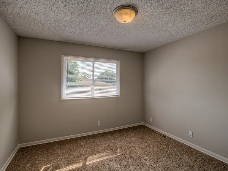 3307 S 133rd St — Photo 13