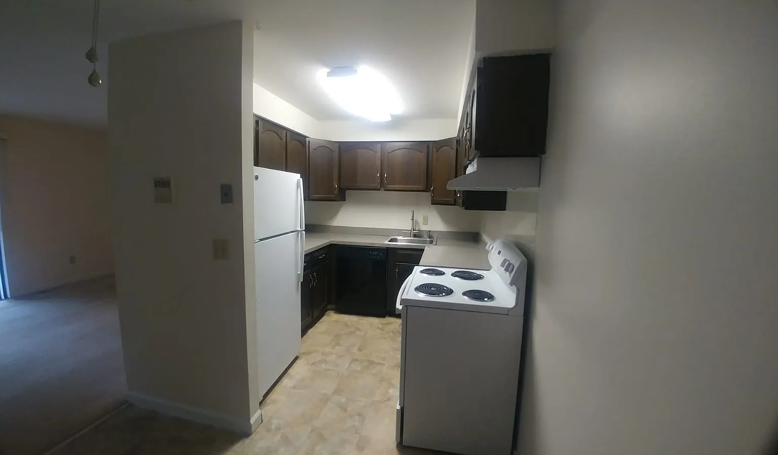 2 bed, 1.5 bath, 900 sqft, $1,950 — Photo 2