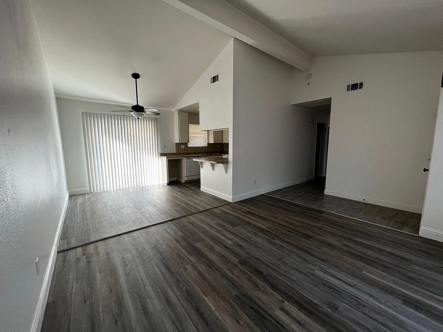 3 bed, 1153 sqft, $2,600 — Photo 2