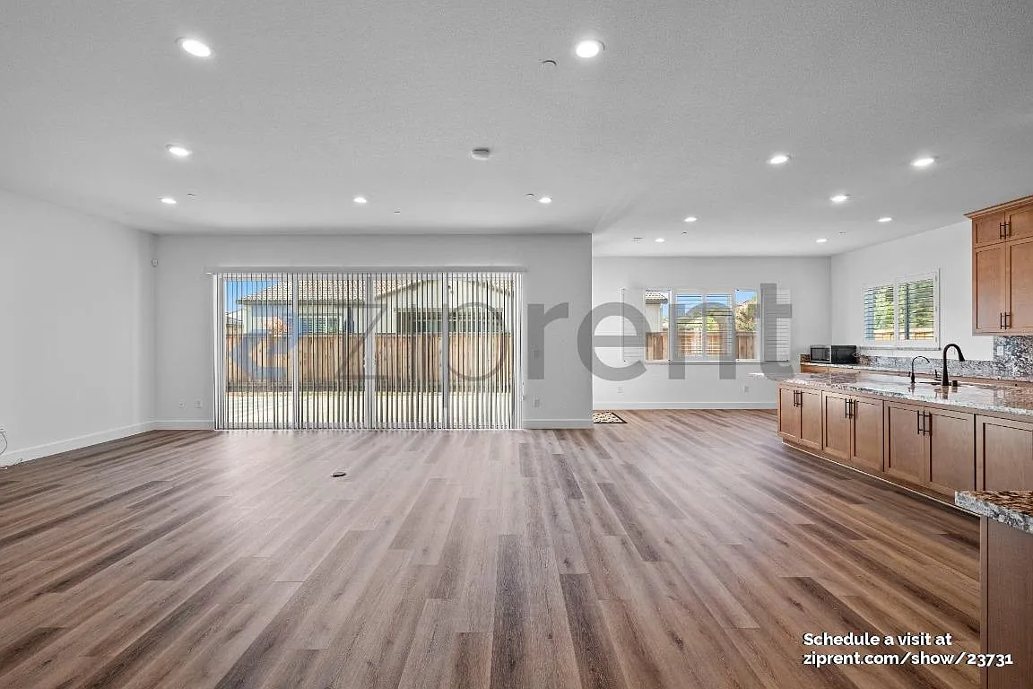 4 bed, 3.5 bath, 3100 sqft, $4,349 — Photo 3