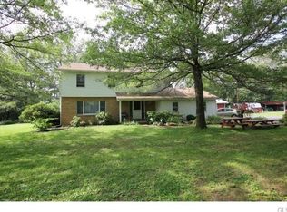 8737 Ashfield Rd, Slatington, PA 18080