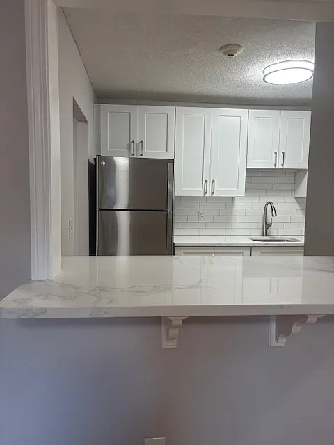 Royale Apartments — Photo 4