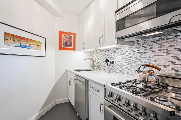 Rented by R New York | media 21