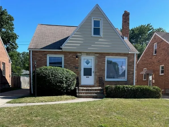 8414 Whittington Dr, Parma, OH 44129
