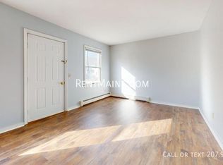 53 Valley View Ln APT B, Bangor, ME 04401