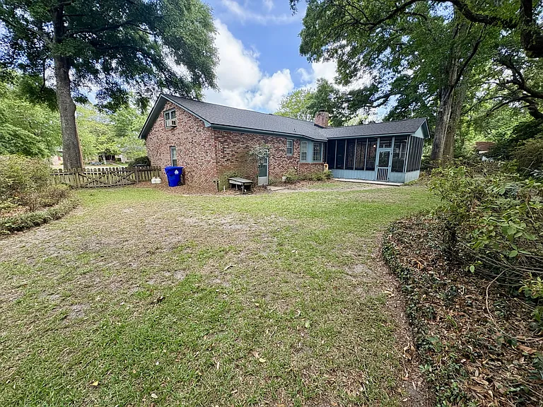 1003 Chambers Ln — Photo 29
