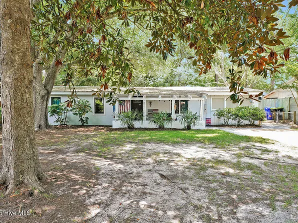 304 E Leonard Street, Southport, NC 28461