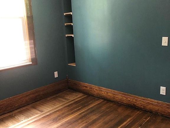 5th image of 1733 W Warren Ave #1
