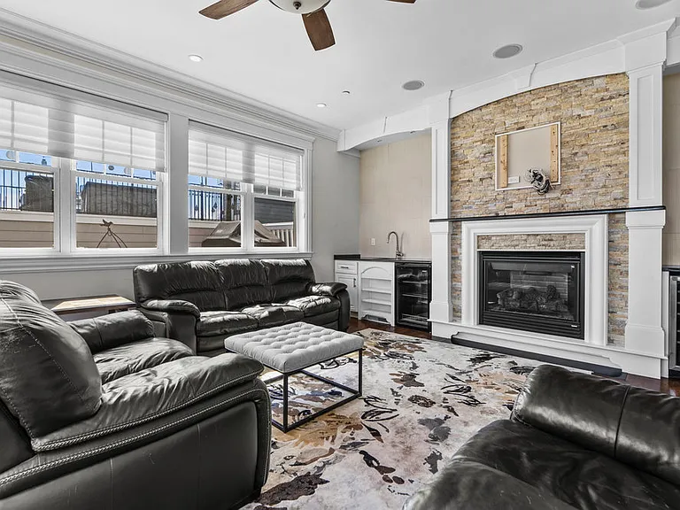 161 Tudor St #4 — Photo 24